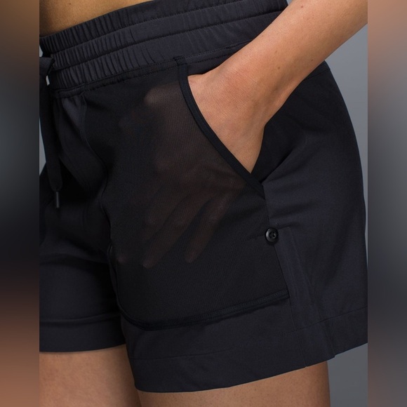 Lululemon Noir Short - Picture 5 of 13